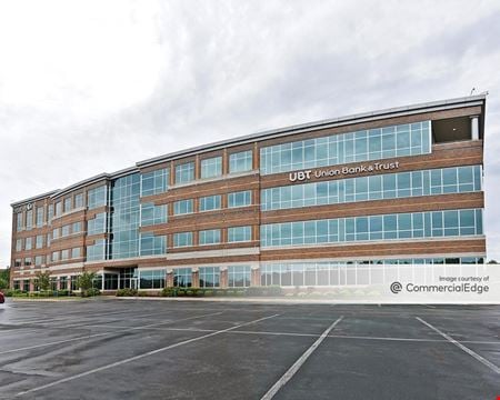 A look at Pinnacle Corporate Centre III commercial space in Leawood