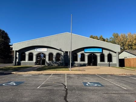 A look at 2112 West Huntsville Avenue commercial space in Springdale