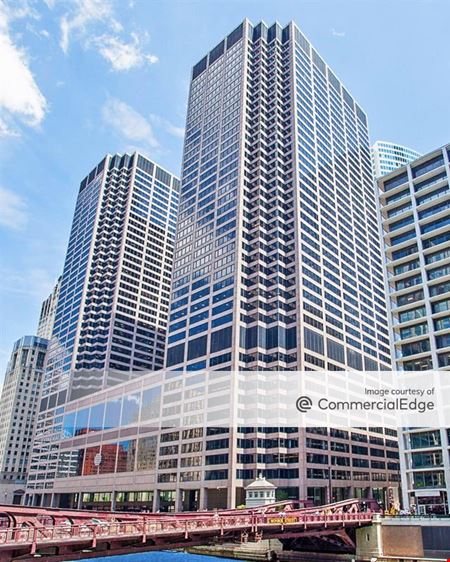 A look at Chicago Mercantile Exchange Center commercial space in Chicago