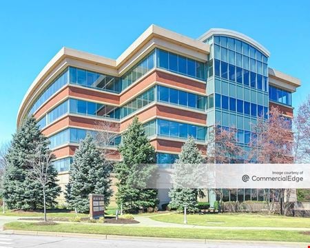 A look at Millbrook Business Center - 485 East Half Day Road Office space for Rent in Buffalo Grove
