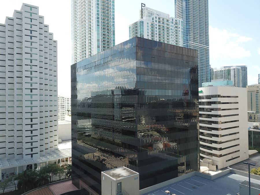 800 Brickell Ave, Miami, FL 33131 - Office