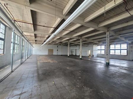 A look at 10,280 sqft semi-private warehouse for rent in North Bergen Commercial space for Rent in North Bergen