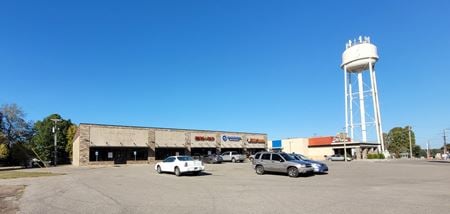 A look at 715 East Main Street commercial space in Henderson