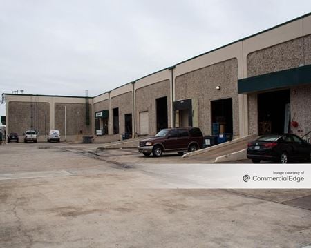 A look at Fairway Park commercial space in Houston