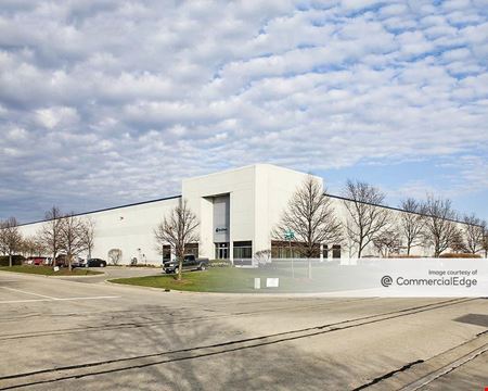 A look at 365 Crossings Road commercial space in Bolingbrook