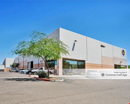 A look at Broadway Crossing commercial space in Phoenix