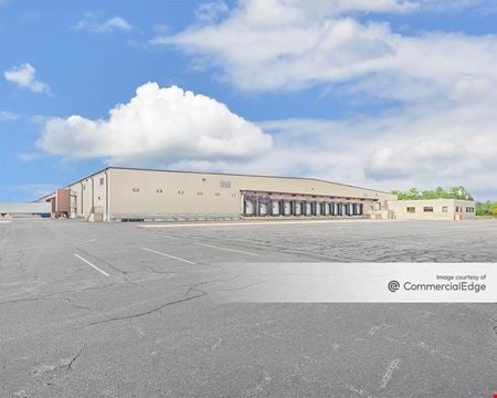 A look at 2510 Snow Road commercial space in Lansing