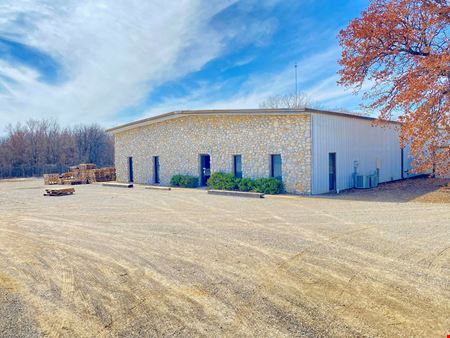 A look at IH-35 Corridor: 10,166 SF Office/Warehouse on 2 Acre Fenced Yard Industrial space for Rent in Ardmore