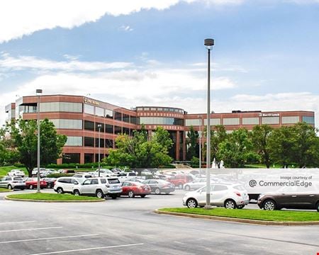 A look at One Oxmoor Place Office space for Rent in Louisville