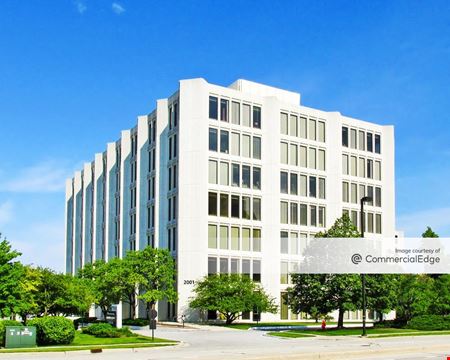 A look at Commerce Plaza - 2001 Spring Road Office space for Rent in Oak Brook