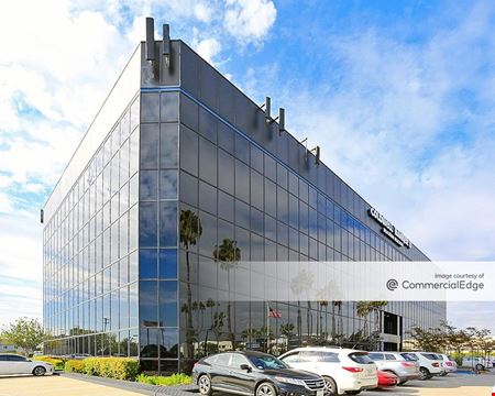 A look at Beach Plaza Office space for Rent in Huntington Beach