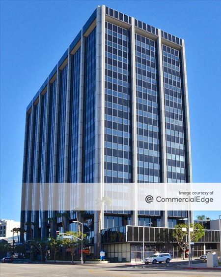 A look at 15760 Ventura Boulevard Office space for Rent in Los Angeles