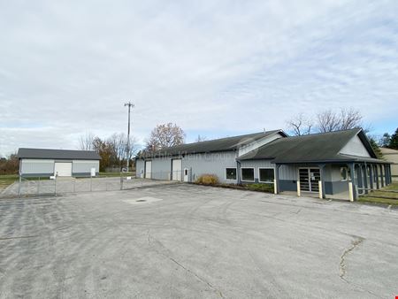 A look at Showroom with Adjacent Warehouse Commercial space for Rent in Toledo