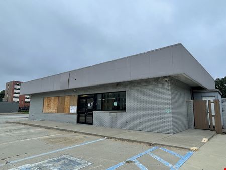 A look at 601 N Neil St commercial space in Champaign