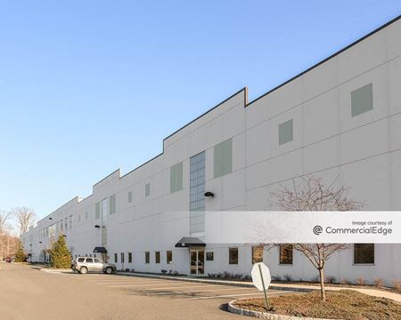 A look at Gateway 195 Centre - 3-7 Commerce Way Industrial space for Rent in Hamilton
