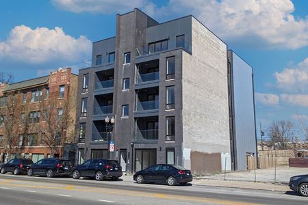 A look at 2212 W. Lawrence Avenue commercial space in Chicago