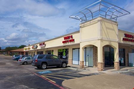 A look at Kelly Plaza Retail space for Rent in Carrollton
