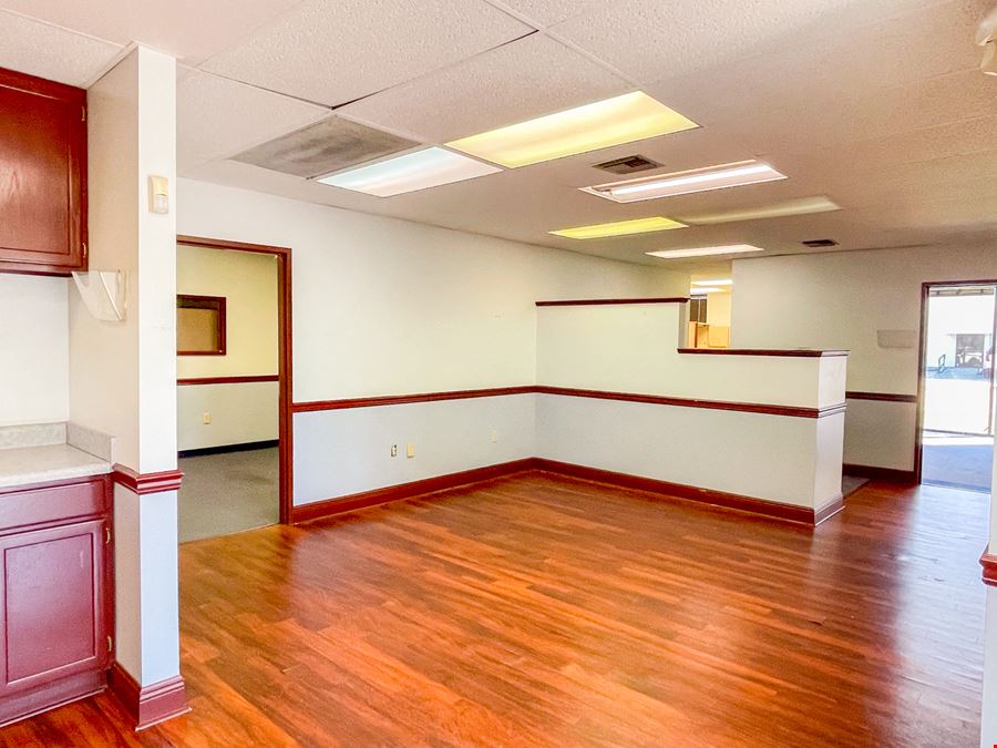 First-Floor Office Space Near Clearview Pkwy at I-10