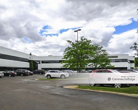 A look at Carrefour Building Commercial space for Rent in Farmington Hills