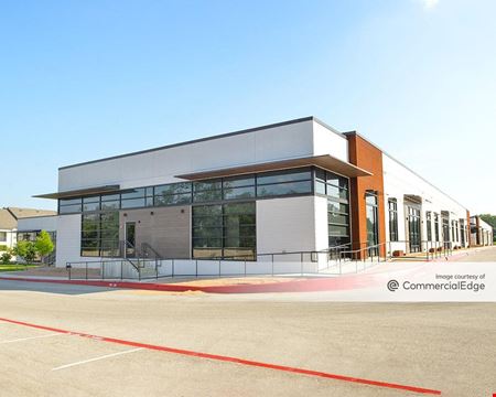 A look at Hill Country Village commercial space in San Antonio