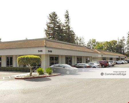 A look at Oakmead Village Square Office space for Rent in Sunnyvale