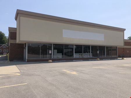 A look at 6200 W Higgins Ave commercial space in Chicago