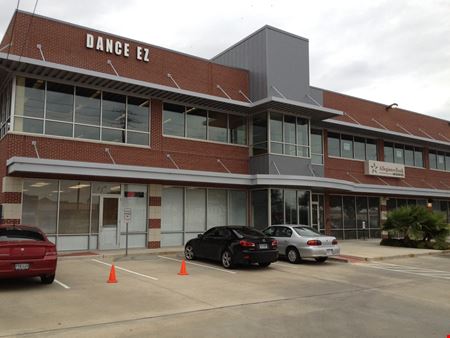 A look at Bellaire Plaza commercial space in Houston