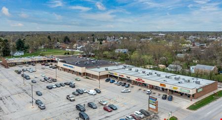 A look at Mid Oak Plaza commercial space in Midlothian