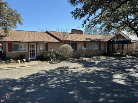 A look at 725 N Main St. Boerne Texas For Sale commercial space in Boerne