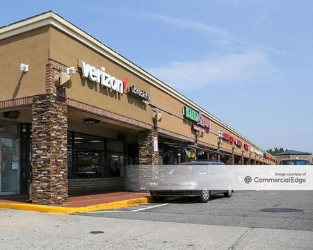 A look at Whitepoint Shopping Center commercial space in College Point