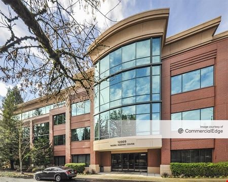 A look at Pacific Parkway Center commercial space in Portland