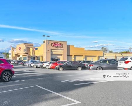 A look at Taft Plaza commercial space in Woodland Hills