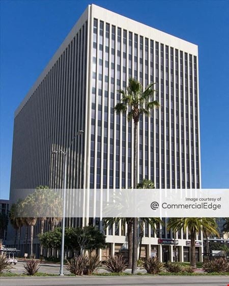 A look at 5901 West Century Boulevard commercial space in Los Angeles