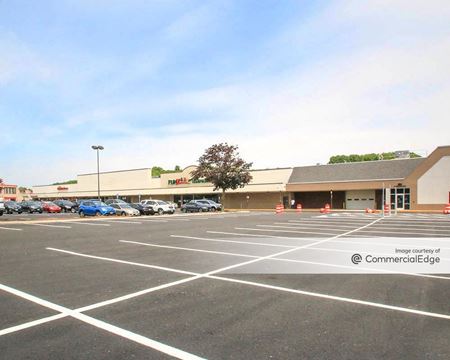 A look at Putnam Place Shopping Center Retail space for Rent in Hamden