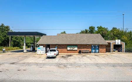 A look at 104th and Hiwassee Gas Station commercial space in Oklahoma City
