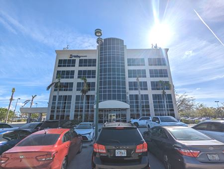 A look at Valley National Bank Plaza Office space for Rent in Fort Myers