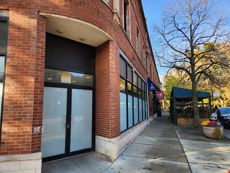 A look at Prominent North Center Corner Retail For Lease commercial space in Chicago