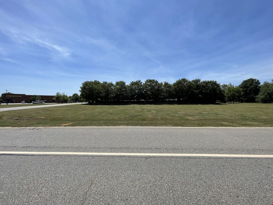 Corner Commercial Lot Available in Oconee County