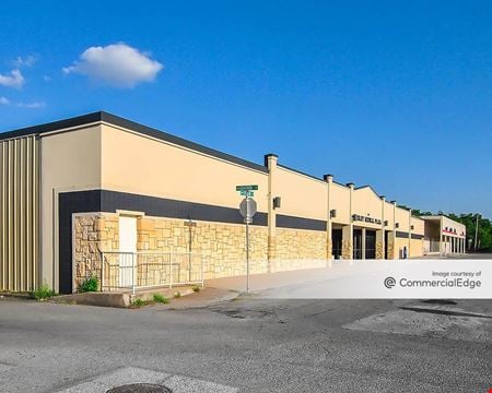A look at Wesley Medical Plaza commercial space in Greenville