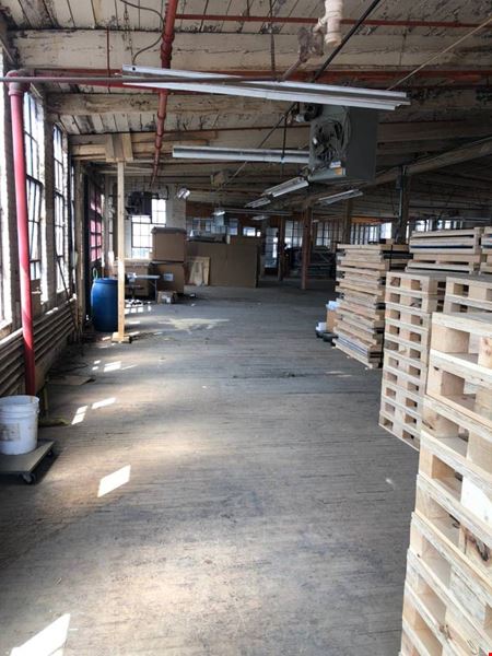 A look at 6,210sqft semi-private industrial warehouse for rent in Paterson Commercial space for Rent in Paterson