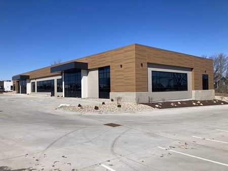 A look at 2306 56th Ave W, 8,000 commercial space in Bettendorf
