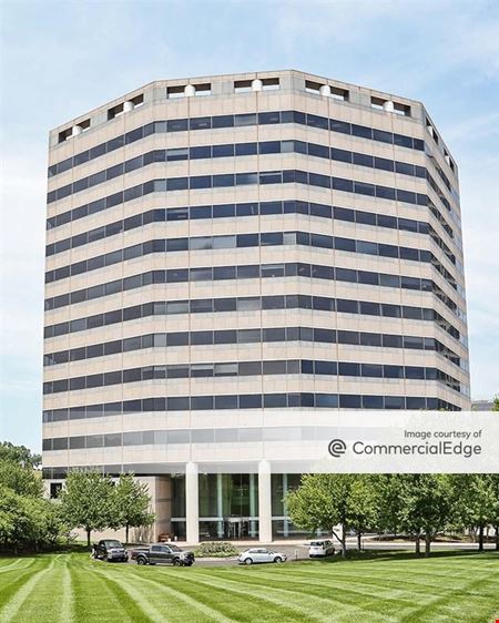 A look at Crown Center - 2600 Grand Office space for Rent in Kansas City