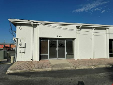 A look at 1850-1874 University Parkway commercial space in Sarasota