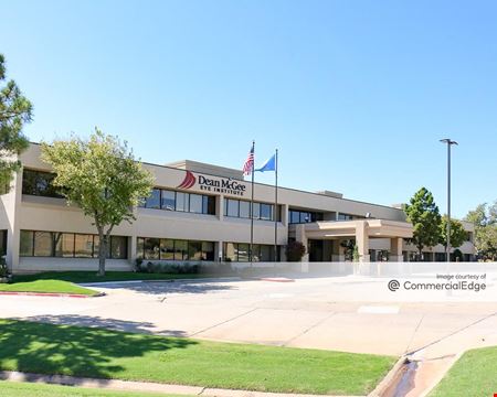 A look at Parkway Medical Building commercial space in Oklahoma City