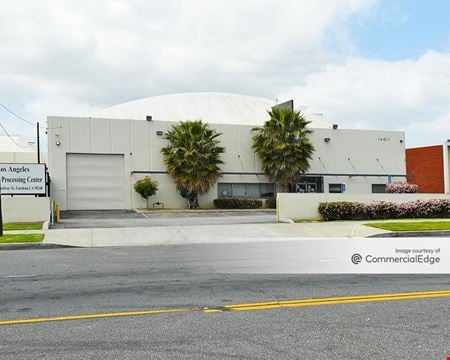 A look at 14611 South Broadway commercial space in Gardena