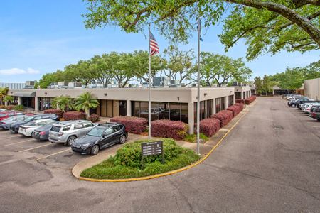A look at Elmwood Oaks Office Park commercial space in New Orleans