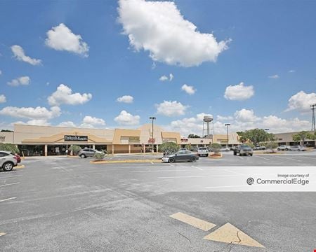 A look at Sunset Plaza commercial space in Lutz