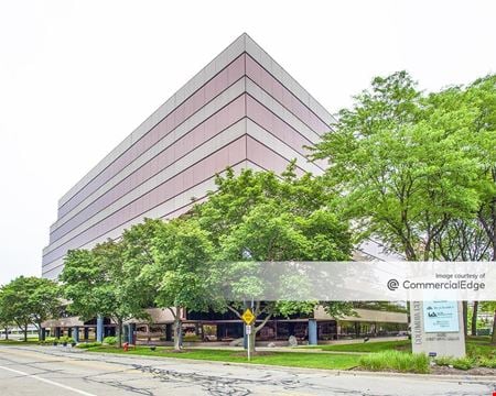 A look at Columbia Centre II Office space for Rent in Rosemont
