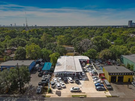A look at Long Point Auto Shop commercial space in Houston