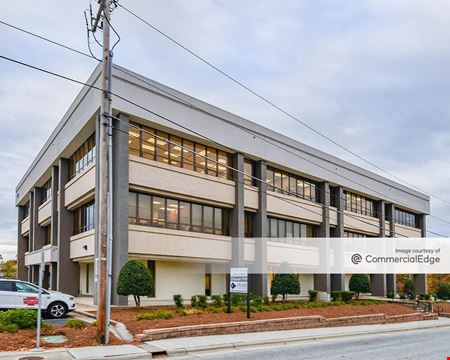 A look at Friendly Center Building Commercial space for Rent in Greensboro